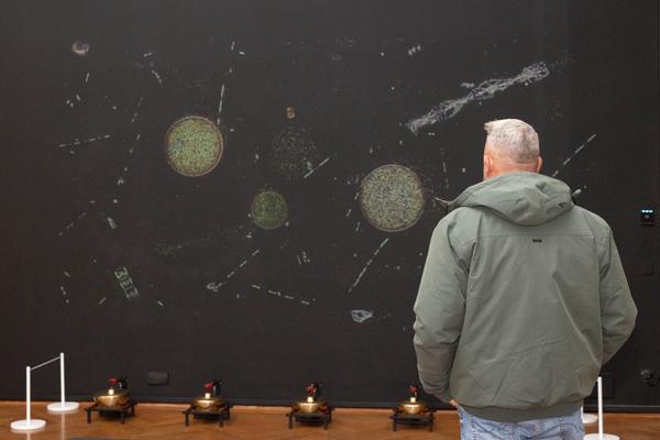 Indah Arsyad "The Ultimate Breath" (Weltmuseum Wien, 26.11.2025 - 25.5.2026) Foto: eSeL.at - Lorenz Seidler