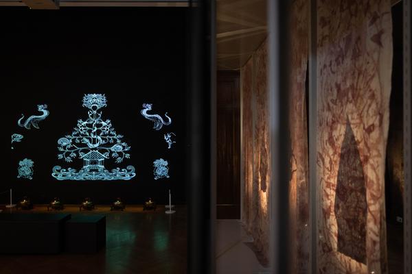 Indah Arsyad "The Ultimate Breath" (Weltmuseum Wien, 26.11.2025 - 25.5.2026) Foto: eSeL.at - Lorenz Seidler