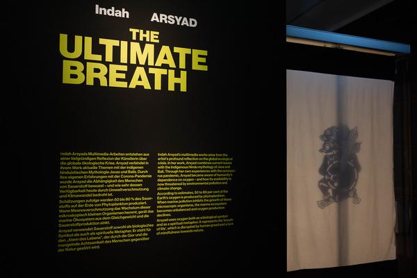 Indah Arsyad "The Ultimate Breath" (Weltmuseum Wien, 26.11.2025 - 25.5.2026) Foto: eSeL.at - Lorenz Seidler
