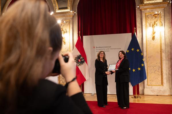 MADRAJ – Media &amp; Digital
Runway for Arab Journalists "Against Disinformation
for Coexistence" - Award Category "Technology" @ Intercultural Achievement Award 2026 (BMEIA, 13.10.2026) Foto: eseL.at - Lorenz Seidler