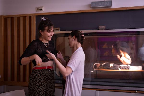 Christine Gaigg / 2nd nature: &quot;Jealousy&quot; (Funkhaus, 27.11. - 29.11.2025) Foto: eSeL.at - Lorenz Seidler