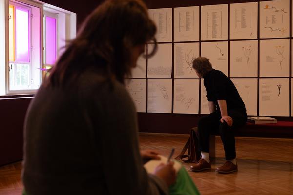 JJJJJerome Ellis "An unfinished calendar that commemorates slaves escaping their enslavers, 1673–1886" (11.9. - 22.11.2026, Secession - Grafisches Kabinett) Foto: eSeL.at - Lorenz Seidler