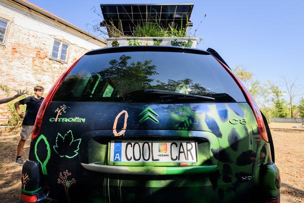 just a fancy car - Markus Hiesleitner (Stadt-Raum-Welt-What #3 - Färberei Wieselburg, 19.08.2026) Foto: Joanna Pianka