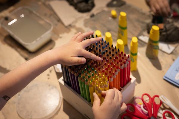 MQ Kinder Kultur Parcours 2026: "Bauen und Basteln mit Alltagsgegenständen" (MQ Freiraum, 30.5.2026) Foto: eSeL.at - Lorenz Seidler