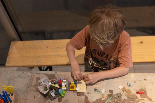 MQ Kinder Kultur Parcours 2026: "Bauen und Basteln mit Alltagsgegenständen" (MQ Freiraum, 30.5.2026) Foto: eSeL.at - Lorenz Seidler
