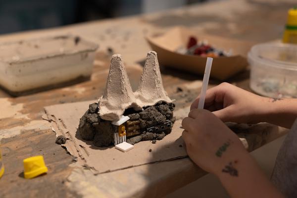 MQ Kinder Kultur Parcours 2026: "Bauen und Basteln mit Alltagsgegenständen" (MQ Freiraum, 30.5.2026) Foto: eSeL.at - Lorenz Seidler