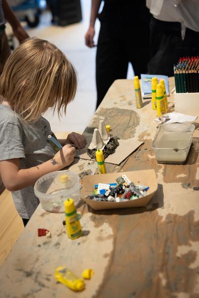 MQ Kinder Kultur Parcours 2026: "Bauen und Basteln mit Alltagsgegenständen" (MQ Freiraum, 30.5.2026) Foto: eSeL.at - Lorenz Seidler