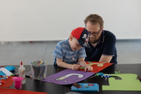 MQ Kinder Kultur Parcours 2026: "Typograf:innen von morgen –
gestalte deinen eigenen Buchstaben" (designforum, 30.5.2026) Foto: eSeL.at - Lorenz Seidler