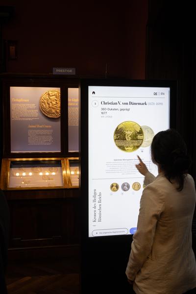 Kopf &amp; Kragen. Münzen machen Mode (Münzkabinett - Kunsthistorisches Museum, ab 11.11.2025) Foto: eSeL.at - Lorenz Seidler