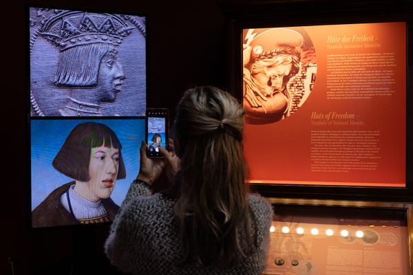 Kopf &amp; Kragen. Münzen machen Mode (Münzkabinett - Kunsthistorisches Museum, ab 11.11.2025) Foto: eSeL.at - Lorenz Seidler