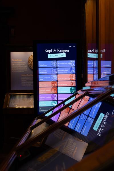 Kopf &amp; Kragen. Münzen machen Mode (Münzkabinett - Kunsthistorisches Museum, ab 11.11.2025) Foto: eSeL.at - Lorenz Seidler