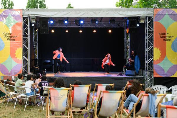 Kultursommer Wien 2026: Gutrufs Erben / n ï m company &amp; Potpourri Dance (Wilhelmsdorfer Park, 19.07.2026) Foto: eSeL.at - Joanna Pianka