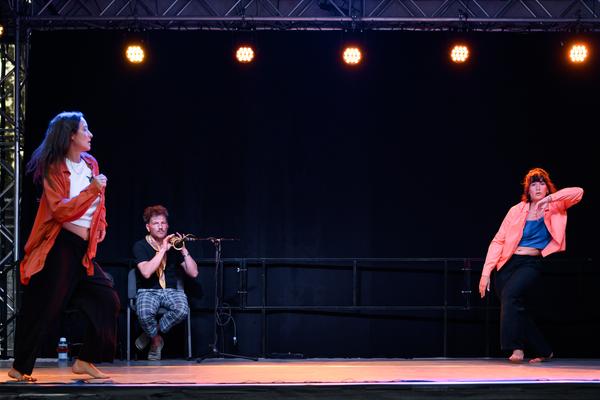Kultursommer Wien 2026: Gutrufs Erben / n ï m company &amp; Potpourri Dance (Wilhelmsdorfer Park, 19.07.2026) Foto: eSeL.at - Joanna Pianka