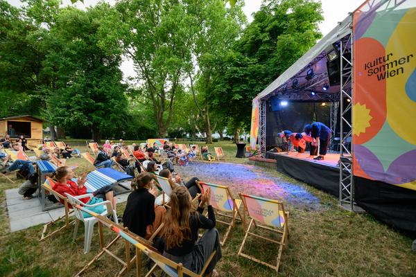 Kultursommer Wien 2026: Gutrufs Erben / n ï m company &amp; Potpourri Dance (Wilhelmsdorfer Park, 19.07.2026) Foto: eSeL.at - Joanna Pianka