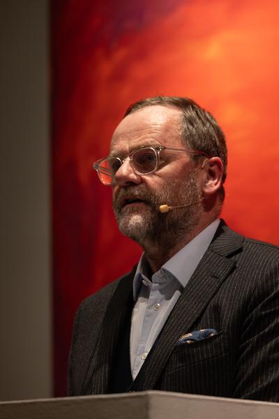 VIENNA ART WEEK 2025: Keynote Sepp Schellhorn &quot;Learning Systems&quot; (Dorotheum, 10.11.2025) Foto: eSeL.at - Lorenz Seidler