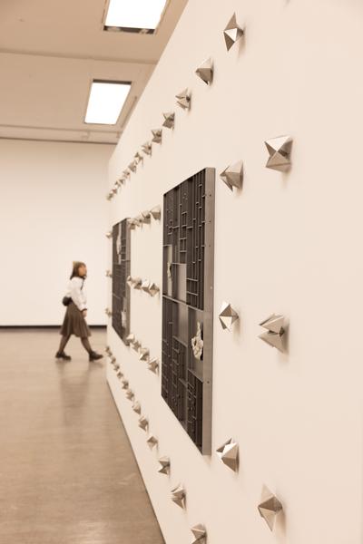 Lebt und Arbeitet in Wien (Kunsthalle Wien MQ EG, 1.5. – 26.10.2026) Foto: eSeL.at - Lorenz Seidler