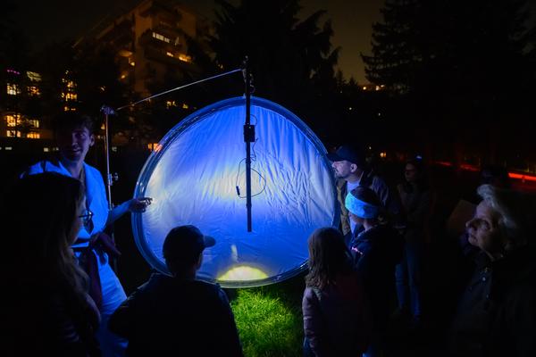 Creatives for Vienna – Making Spaces X Klima Biennale Wien: Licht für Vielfalt - Lichtfang: Begegnungen mit der Nacht (Jutta-Steier-Park, 17.04.2026) Foto: Wirtschaftsagentur Wien / eSeL.at - Joanna Pianka