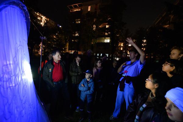 Creatives for Vienna – Making Spaces X Klima Biennale Wien: Licht für Vielfalt - Lichtfang: Begegnungen mit der Nacht (Jutta-Steier-Park, 17.04.2026) Foto: Wirtschaftsagentur Wien / eSeL.at - Joanna Pianka