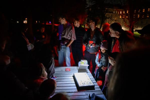 Creatives for Vienna – Making Spaces X Klima Biennale Wien: Licht für Vielfalt - Lichtfang: Begegnungen mit der Nacht (Jutta-Steier-Park, 17.04.2026) Foto: Wirtschaftsagentur Wien / eSeL.at - Joanna Pianka