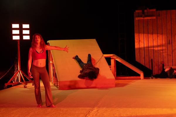 Ligia Lewis "Still Not Still"  (rehearsal without costumes) (Tanzquartier Wien, 15.1.-17.1.2025) Foto: eSeL.at - Lorenz Seidler