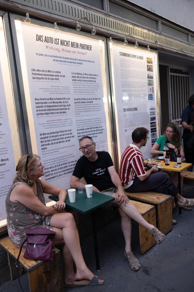 AIT artloop &amp; Wiener KI Gespräche: "Maschinen lernen nicht" (Wandzeitung #64 / Atelier Steinbrener/Dempf &amp; Huber, 14.7.2026) Foto: eSeL.at - Lorenz Seidler