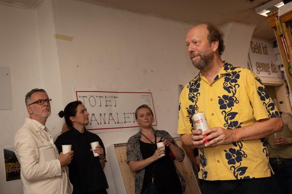 AIT artloop &amp; Wiener KI Gespräche: "Maschinen lernen nicht" (Wandzeitung #64 / Atelier Steinbrener/Dempf &amp; Huber, 14.7.2026) Foto: eSeL.at - Lorenz Seidler