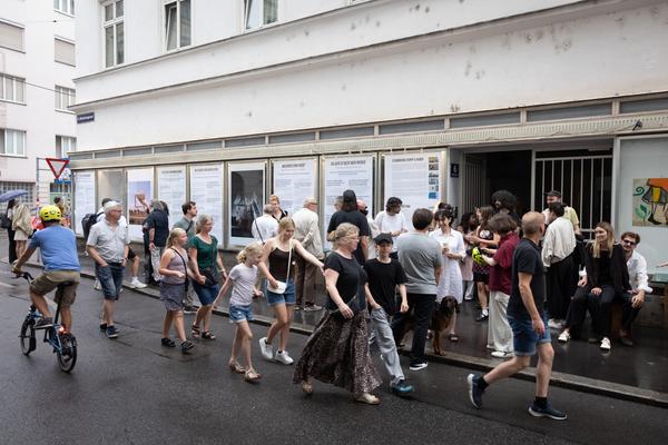 AIT artloop &amp; Wiener KI Gespräche: "Maschinen lernen nicht" (Wandzeitung #64 / Atelier Steinbrener/Dempf &amp; Huber, 14.7.2026) Foto: eSeL.at - Lorenz Seidler