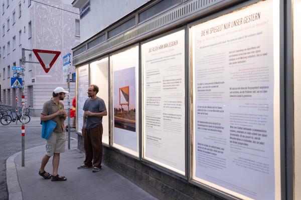 AIT artloop &amp; Wiener KI Gespräche: "Maschinen lernen nicht" (Wandzeitung #64 / Atelier Steinbrener/Dempf &amp; Huber, 14.7.2026) Foto: eSeL.at - Lorenz Seidler