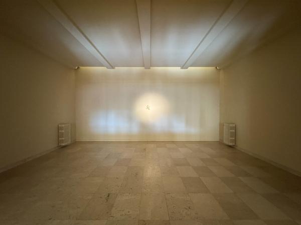 Maurizio Cattelan &quot;Sussurro&quot; (Casa de Serralves, Porto, 4.7.2025 - 11.1.2026) Foto: eSeL.at - Lorenz Seidler
