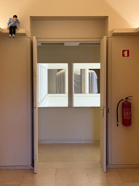 Maurizio Cattelan "Sussurro" (Casa de Serralves, Porto, 4.7.2025 - 11.1.2026) Foto: eSeL.at - Lorenz Seidler