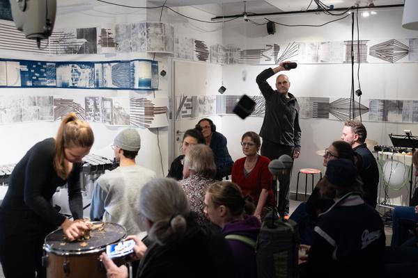 Wien Modern 2025: MMM  &quot;WAS___&quot; Partiturmeter 1-66 (Ve.Sch, 6.11. - 13.11.2025) Foto: eSeL.at - Lorenz Seidler