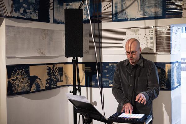 Wien Modern 2025: MMM  &quot;WAS___&quot; Partiturmeter 1-66 (Ve.Sch, 6.11. - 13.11.2025) Foto: eSeL.at - Lorenz Seidler