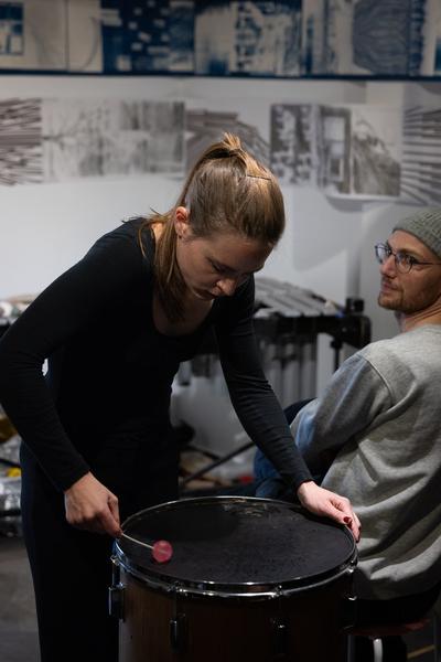 Wien Modern 2025: MMM  &quot;WAS___&quot; Partiturmeter 1-66 (Ve.Sch, 6.11. - 13.11.2025) Foto: eSeL.at - Lorenz Seidler