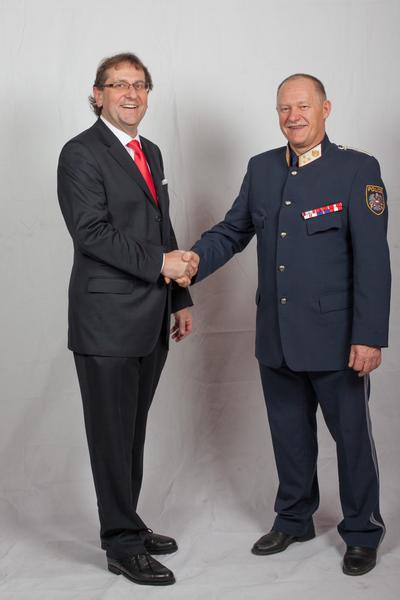 "MQ Menschenkette" (Mi, 9.1.2012 - Neujahrsempfang Museumsquartier Wien) Foto: <a href="http://eSeL.at" rel="noreferrer nofollow">eSeL.at</a> Foto: eSeL.at