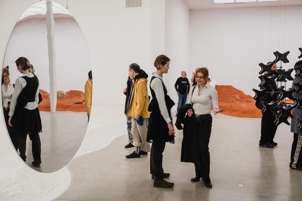 Eröffnung:  Ndidi Dike / Marianna Simnett / Reba Maybury  (Secession, 5.3.2026) Foto: eSeL.at  - Natascha Unkart