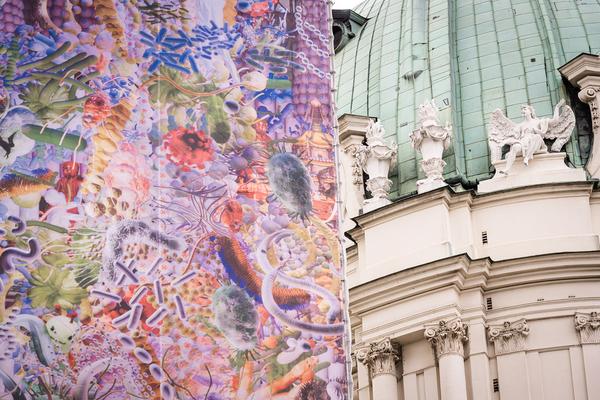 Klima Biennale 2026: "Funny Games" - Zheng Mahler. Plague Columns (Pestsäule - Karlskirche, seit 8.4.2026) Foto: eSeL.at - Joanna Pianka