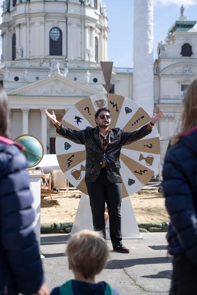 (No) Funny Games Opening - Klima Biennale 2026 (Kaorle Karlsplatz, 09.04.2026) Foto: eSeL.at - Sarah Tasha