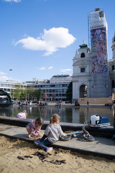 (No) Funny Games Opening - Klima Biennale 2026 (Kaorle Karlsplatz, 09.04.2026) Foto: eSeL.at - Sarah Tasha