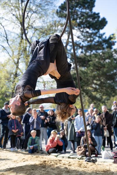 (No) Funny Games Opening - Klima Biennale 2026 (Kaorle Karlsplatz, 09.04.2026) Foto: eSeL.at - Sarah Tasha