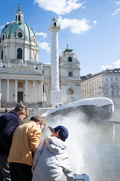 (No) Funny Games Opening - Klima Biennale 2026 (Kaorle Karlsplatz, 09.04.2026) Foto: eSeL.at - Sarah Tasha