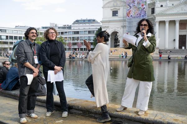 (No) Funny Games Opening - Klima Biennale 2026 (Kaorle Karlsplatz, 09.04.2026) Foto: eSeL.at - Sarah Tasha