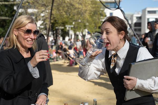 (No) Funny Games Opening - Klima Biennale 2026 (Kaorle Karlsplatz, 09.04.2026) Foto: eSeL.at - Sarah Tasha