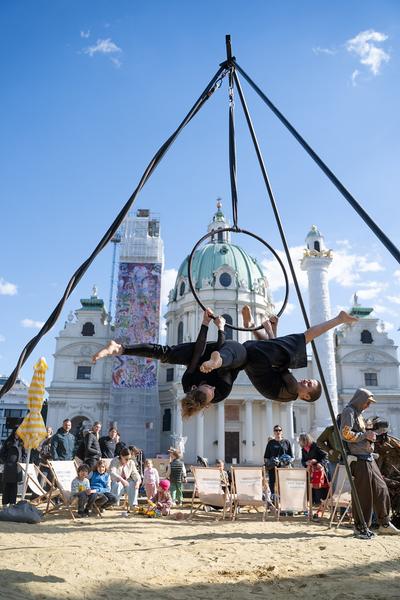 (No) Funny Games Opening - Klima Biennale 2026 (Kaorle Karlsplatz, 09.04.2026) Foto: eSeL.at - Sarah Tasha