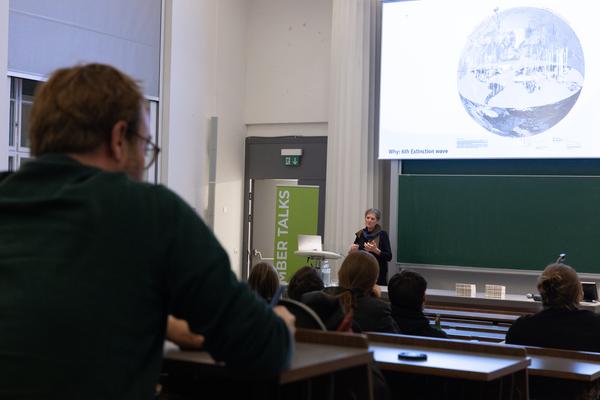 Novembertalks 2025: Maike van Stiphout, DSLA (Tu Wien Architektur &amp; Raumplanung, 3.11.2025) Foto: eSeL.at - Lorenz Seidler