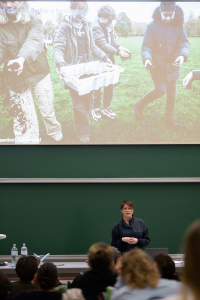 Novembertalks 2025: Joyce van den Berg, Studio Berg (Tu Wien Architektur &amp; Raumplanung, 10.11.2025) Foto: eSeL.at - Joanna Pianka