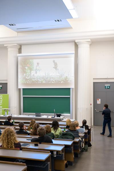 Novembertalks 2025: Joyce van den Berg, Studio Berg (Tu Wien Architektur &amp; Raumplanung, 10.11.2025) Foto: eSeL.at - Joanna Pianka