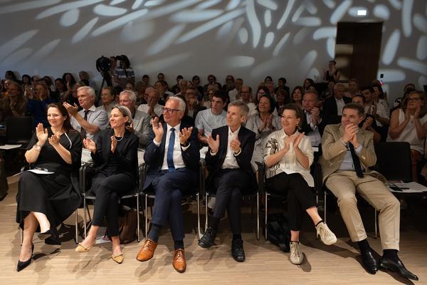 Verleihung Ehrenkreuz für Wissenschaft und Kunst an Tanja Prušnik (Künstlerhaus, 24.6.2025) Foto: eSeL.at - Lorenz Seidler