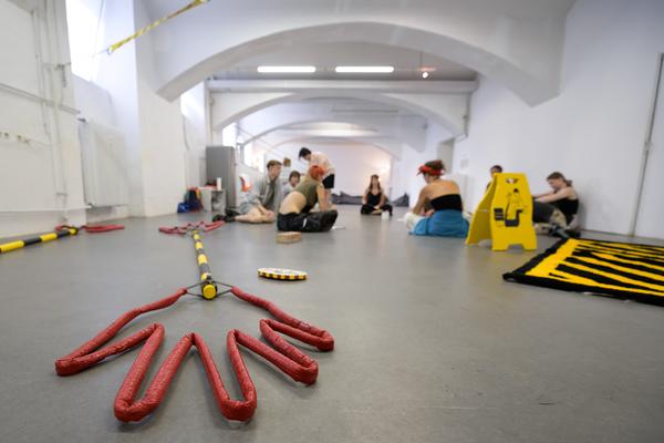 OFF-Biennale Budapest X DWH (das weisse haus, 04.07.2025) Foto: eSeL.at - Joanna Pianka