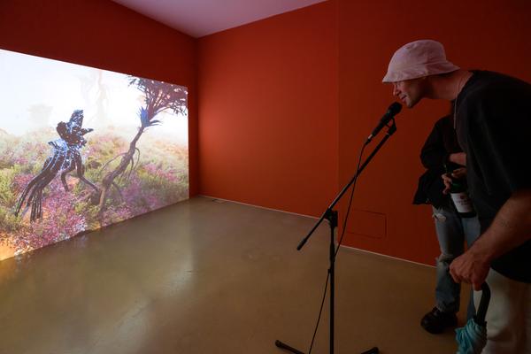 On a tongue’s tip, at a world’s lip (Kunstraum Niederösterreich, 02.09. - 08.11.2025) Foto: eSeL.at - Joanna Pianka