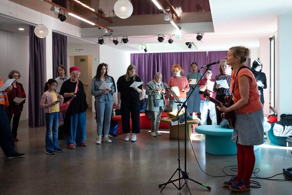 Community Outreach: Chor der schönen Aussichten @ Open House (Belvedere 21, 26.4.2026) Foto: eSeL.at - Lorenz Seidler